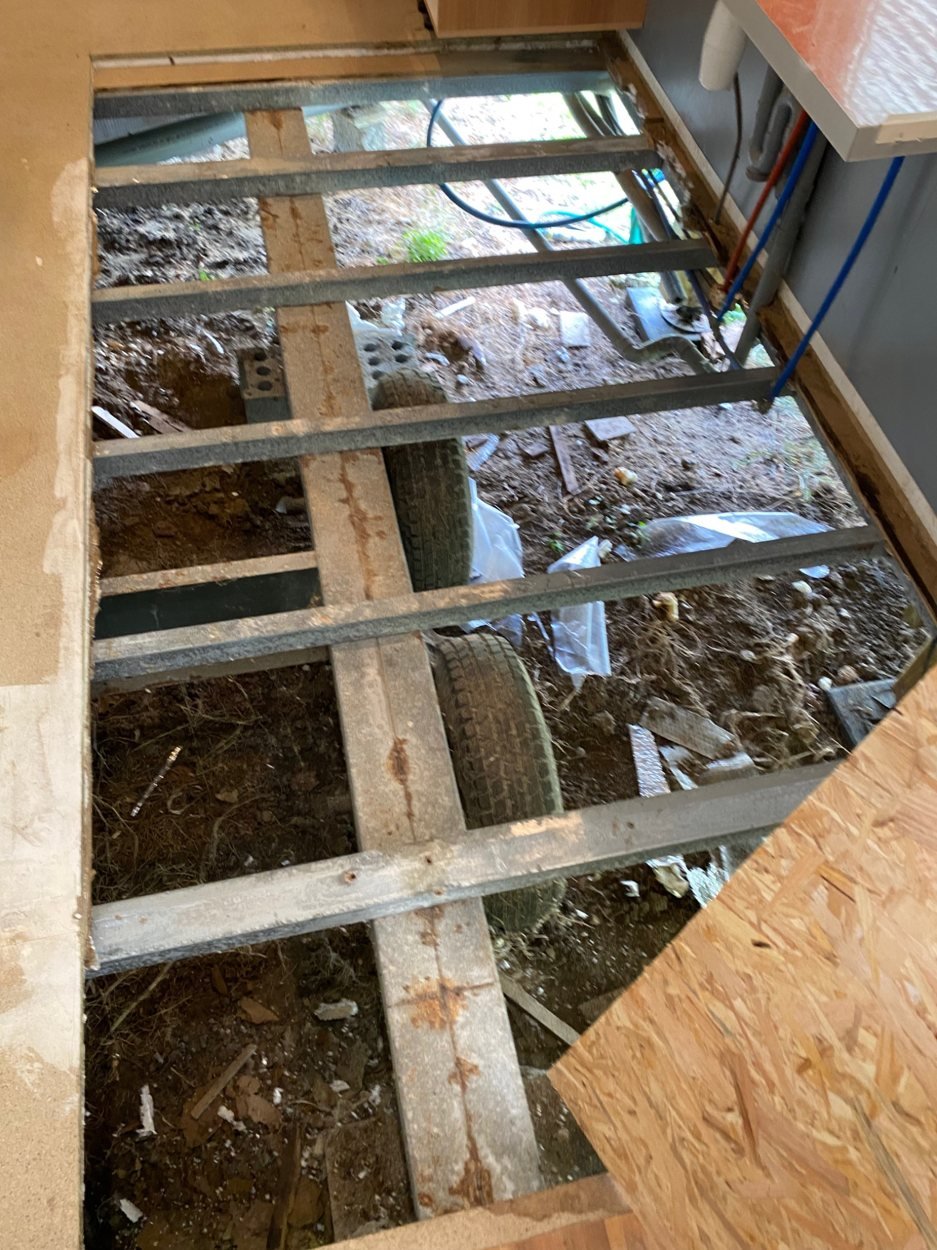 Plancher démonté avant rénovation